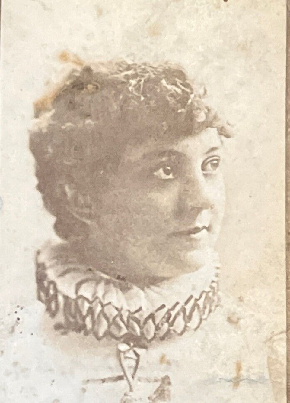 Antique 1890s Tobacciana Trade Card Actress Dancer Old Fashion Fine Cut Logo GUC